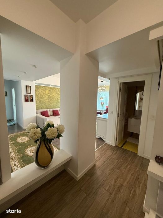 Apartament cu 4 camere decomandate, Centru