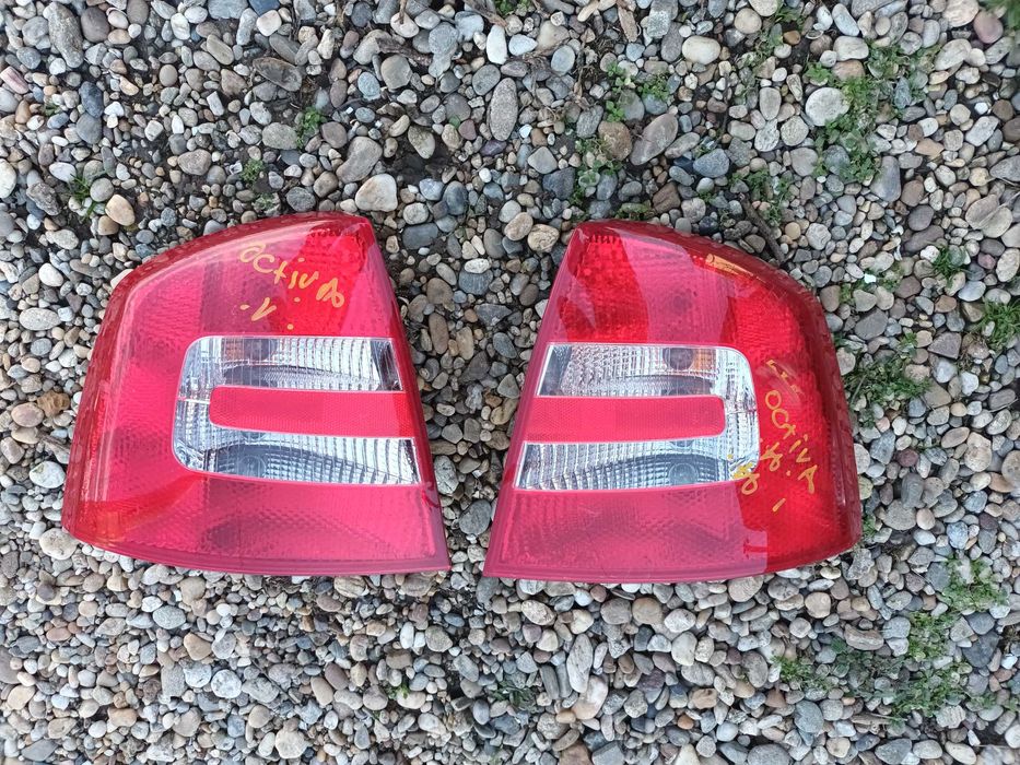 ляв и десен стоп за шкода октавия октавиа 2 седан SKODA OCTAVIA II