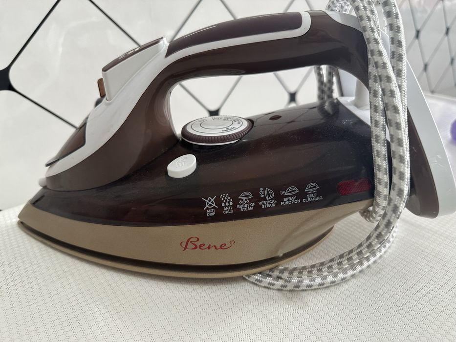 Утюг, керамическая подошва.