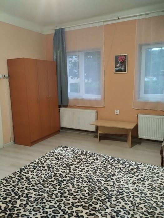 Închiriez garsonieră