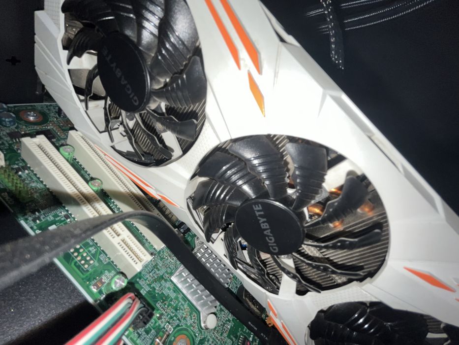 Placa video GTX 1080ti 11GB Gigabyte White