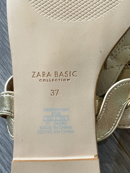 ZARA новые сандали