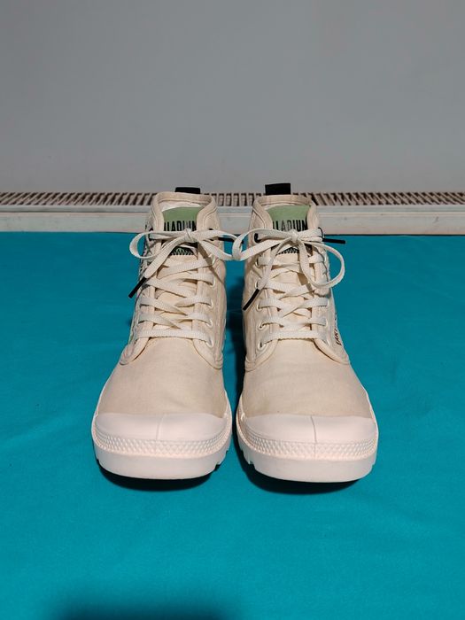 PALLADIUM Pampa Metro, tenesi damă, mărimea 39, interior 24 cm.