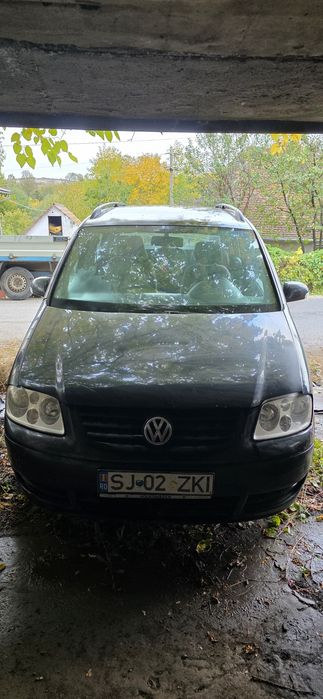 VOLKSWAGEN Touran