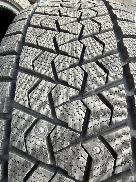 Зимние шипованные шины 235/50 r21 Wild Wolf King (Visitor Iceberg)