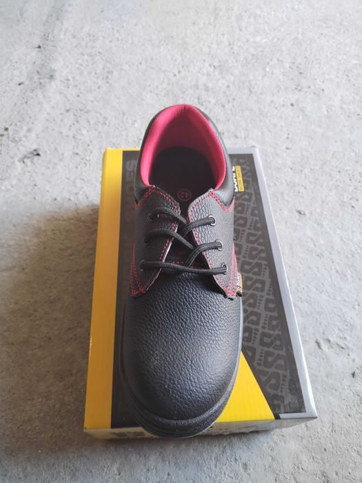 Мъжки работни летни обуки