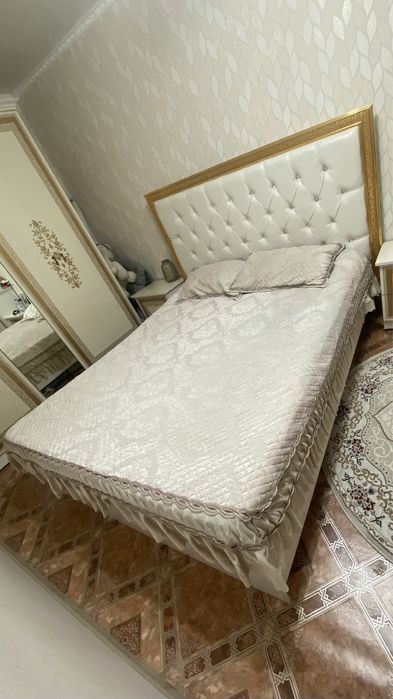 Продам спальный гарнитур