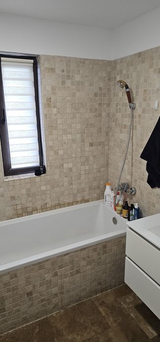 Casă individuală de închiriat, Doicești, cartier Dealul cu Tei, 136 mp, teren 460 mp