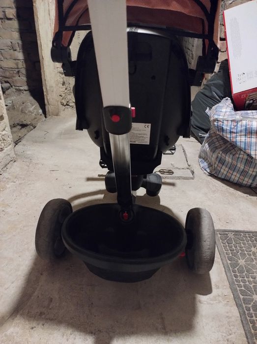 Триколка и Количка