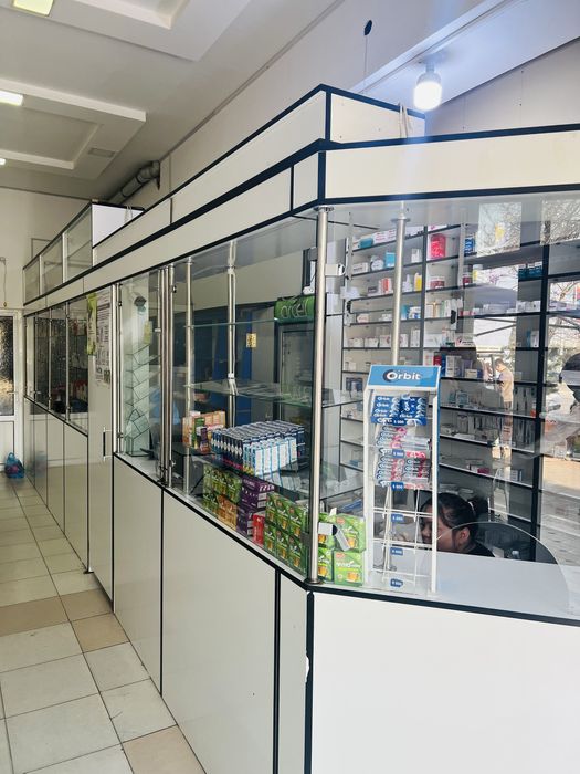 Продается мебель аптечная б/у