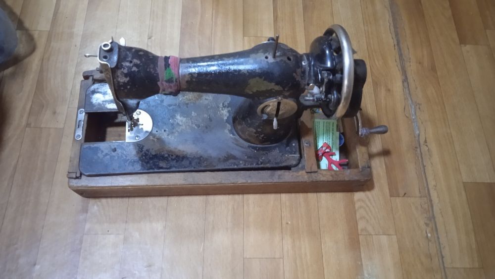 Ручная швейная машинка