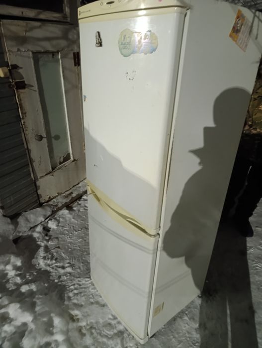 Продам холодильник