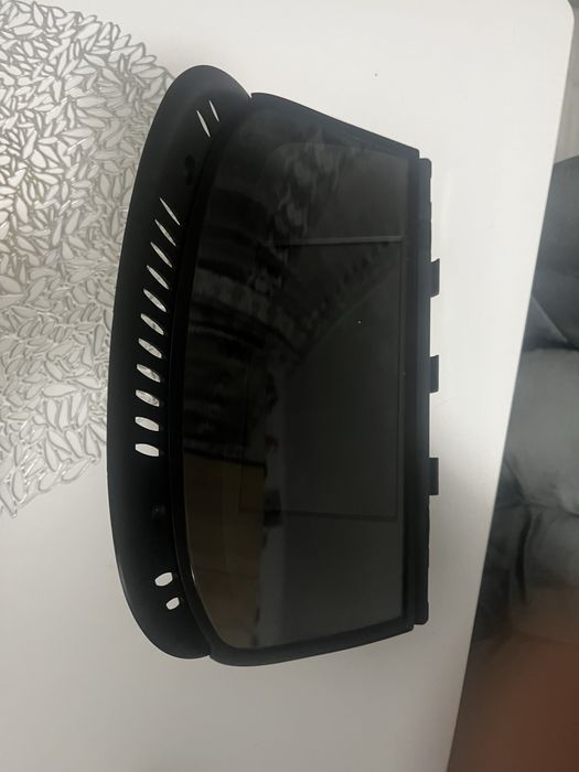 Vand navi bmw e60 aprope completa plus alte piese