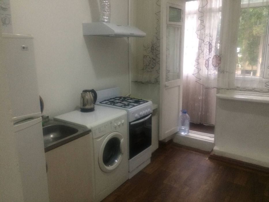 Сдам квартиру в Яккасарай. Оринтир Пирамид Таур  1 комнатная за 300у.е