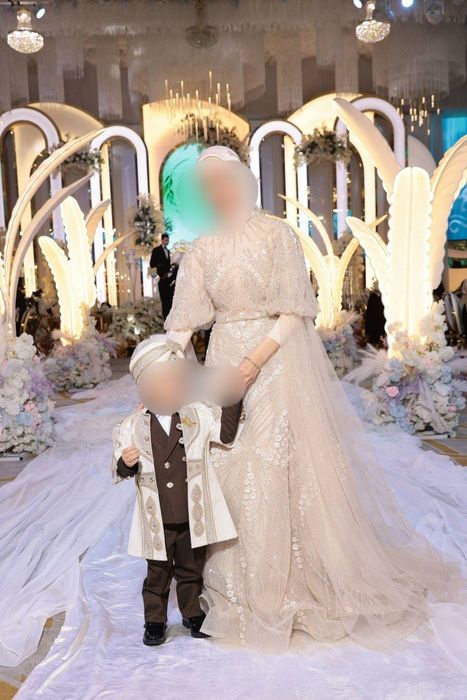 Вечернее платье очень красивое