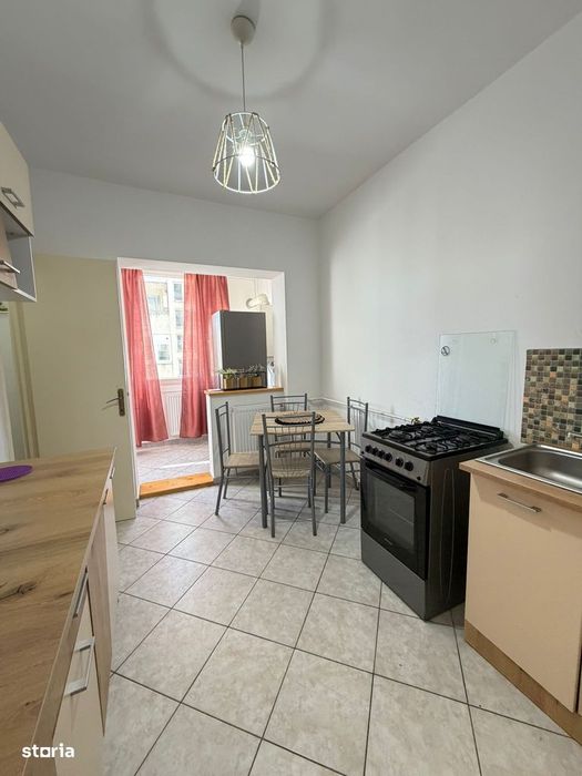 Etaj I | Apartament decomandat cu 3 camere | Semicentral