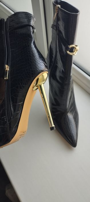 Продам срочно сапожки.