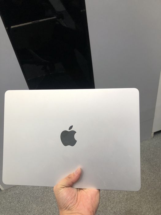 MacBook Air M3 2024 8/256