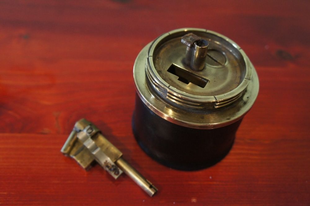 Много стара немска петролна миньорска лампа