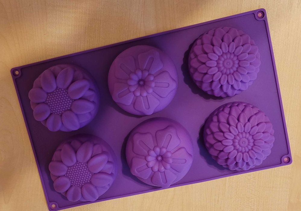 Matrită din silicon 6 x floricele