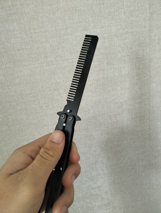 Расческа в виде ножа бабочки