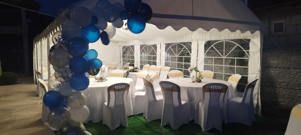 Corturi pentru evenimente și aranjamente florale