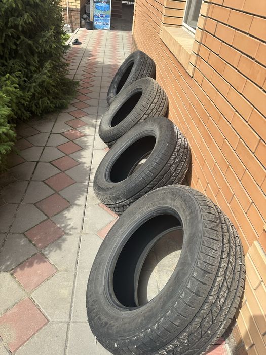 Продам комплект покрышек