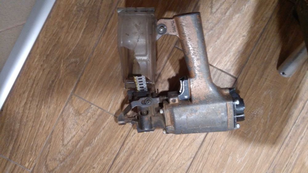 Пневматични пистолети за пирони