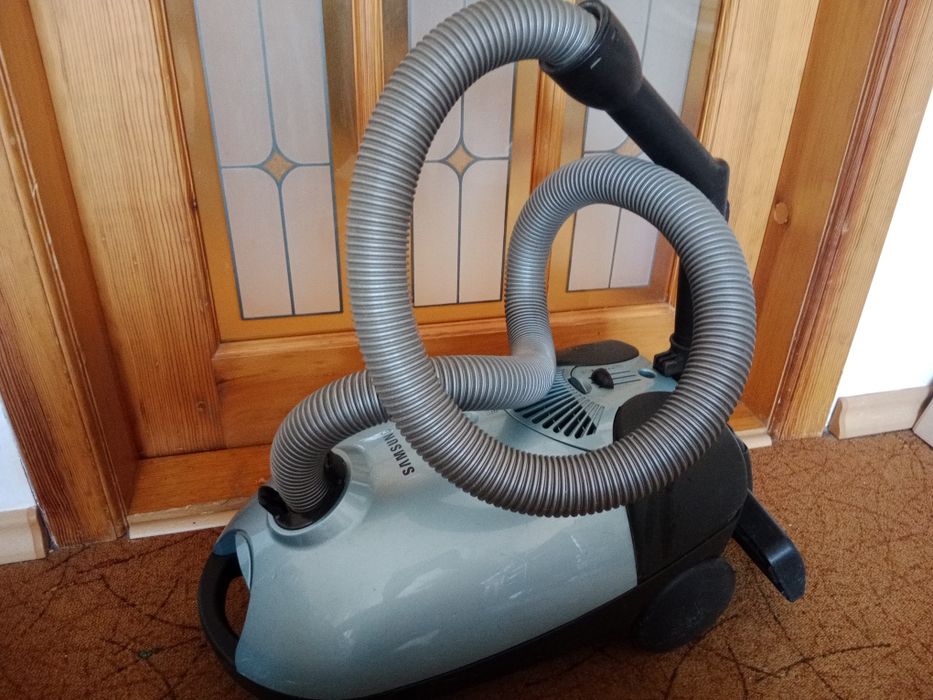 Продам пылесос б/у