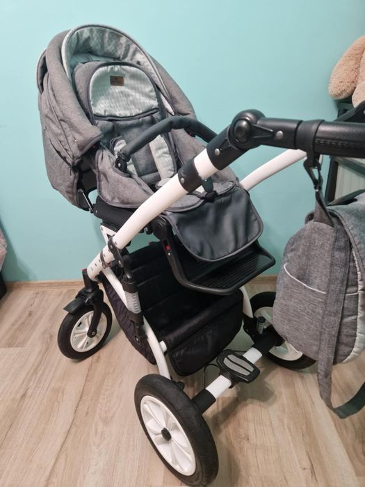 Бебешка количка Lorelli mia-сива 3в1 въздушни гуми