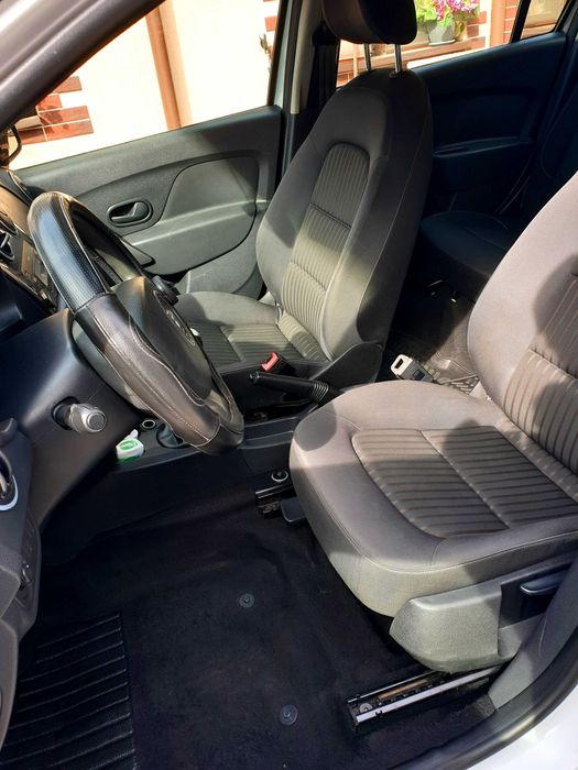 Dacia Logan Laureat, Roti Vara & Iarna