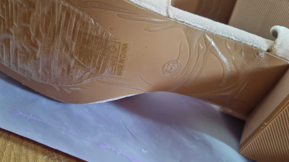 Pantofiori roz femei