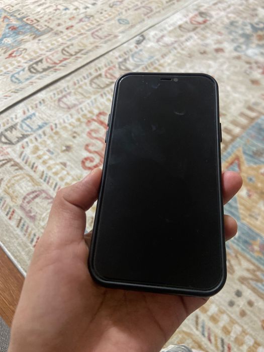 iPhone 12, в отличном состоянии