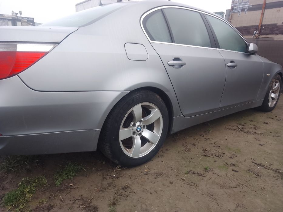 Dezmembrez BMW E60 520I Anul 2005
