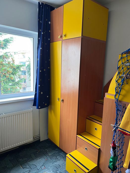 Mobilier camara copil culoare lemn natur combinație