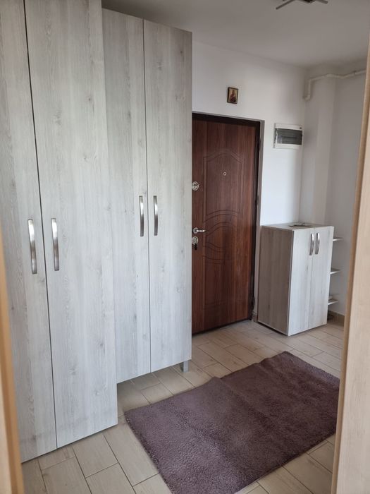 Proprietar Inchiriez apartament zona Coresi
