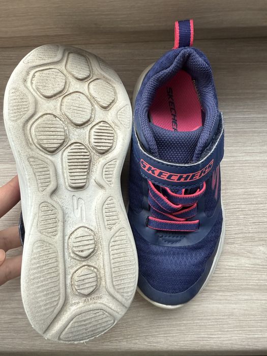Кроссовки sketchers 28,5 размер,по стельке 18,5 см