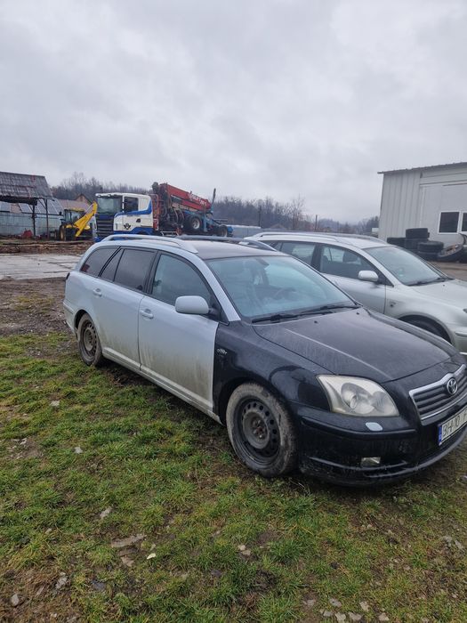 Vand sau dezmembrez toyota avensis t25 ,2.0 d interior de piele