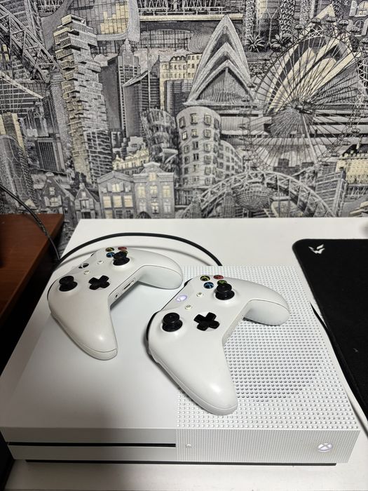 Продам Xbox One S
