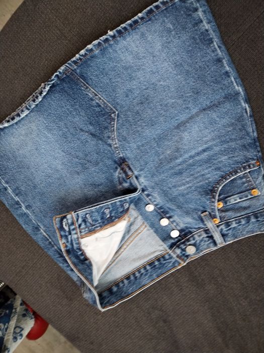 Нова дънкова пола Levi's, Diesel