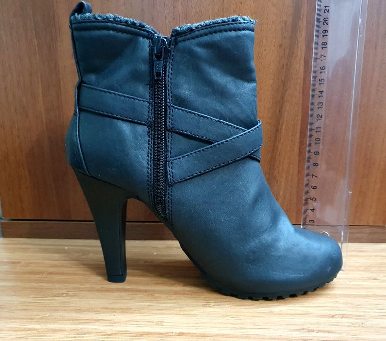 Дамски боти от Еко Кожа 36