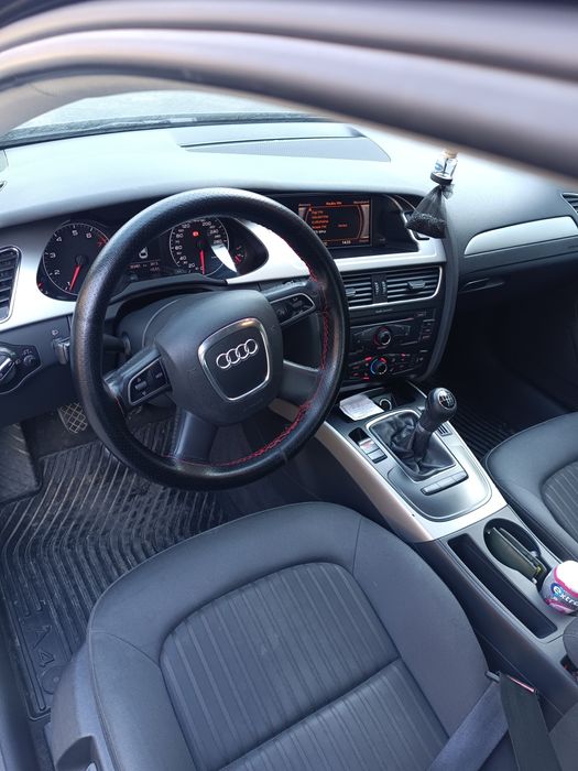 Schimb cu utilitară                                     Audi A4 2010