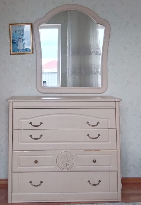 Продам спальный гарнитур