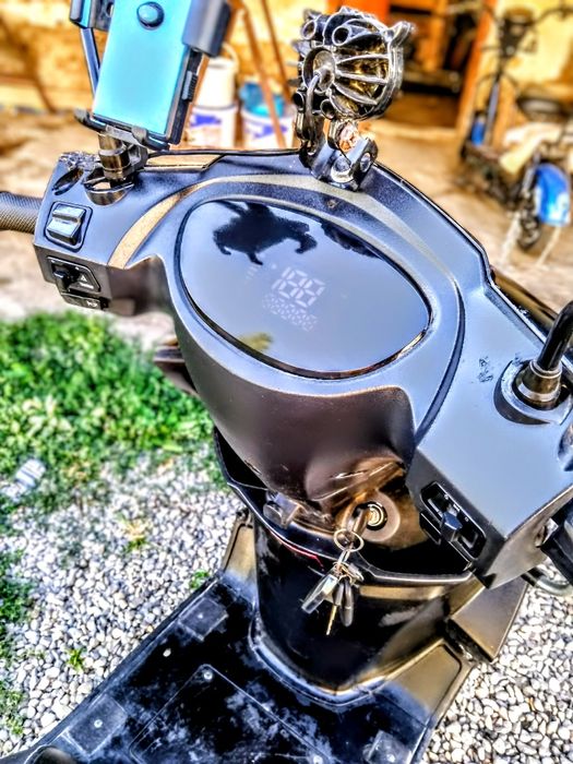 Продам мопед м8 на полном ходу