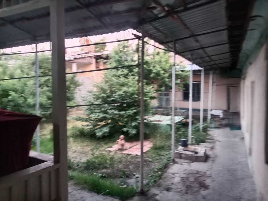 Ховли сотилади 4.5 сотиг 6 хона