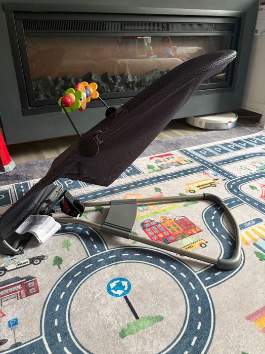 Baby bjorn mesh + bară de jucării