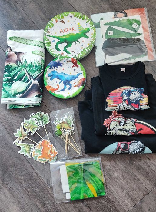 Украса за рожден ден с тема динозаври- 30 лв