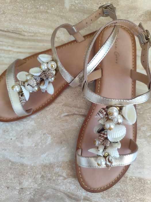 Златисти сандали естествена кожа 39 номер