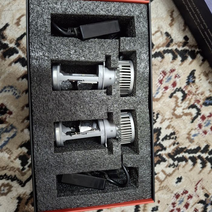 Лампочка с лупой Н4