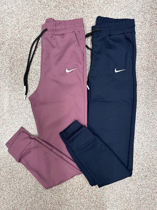 Set pantaloni dama